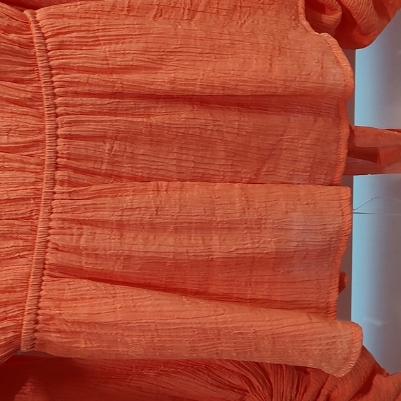 Flying Tomato...Blouse - Picture 4 of 7